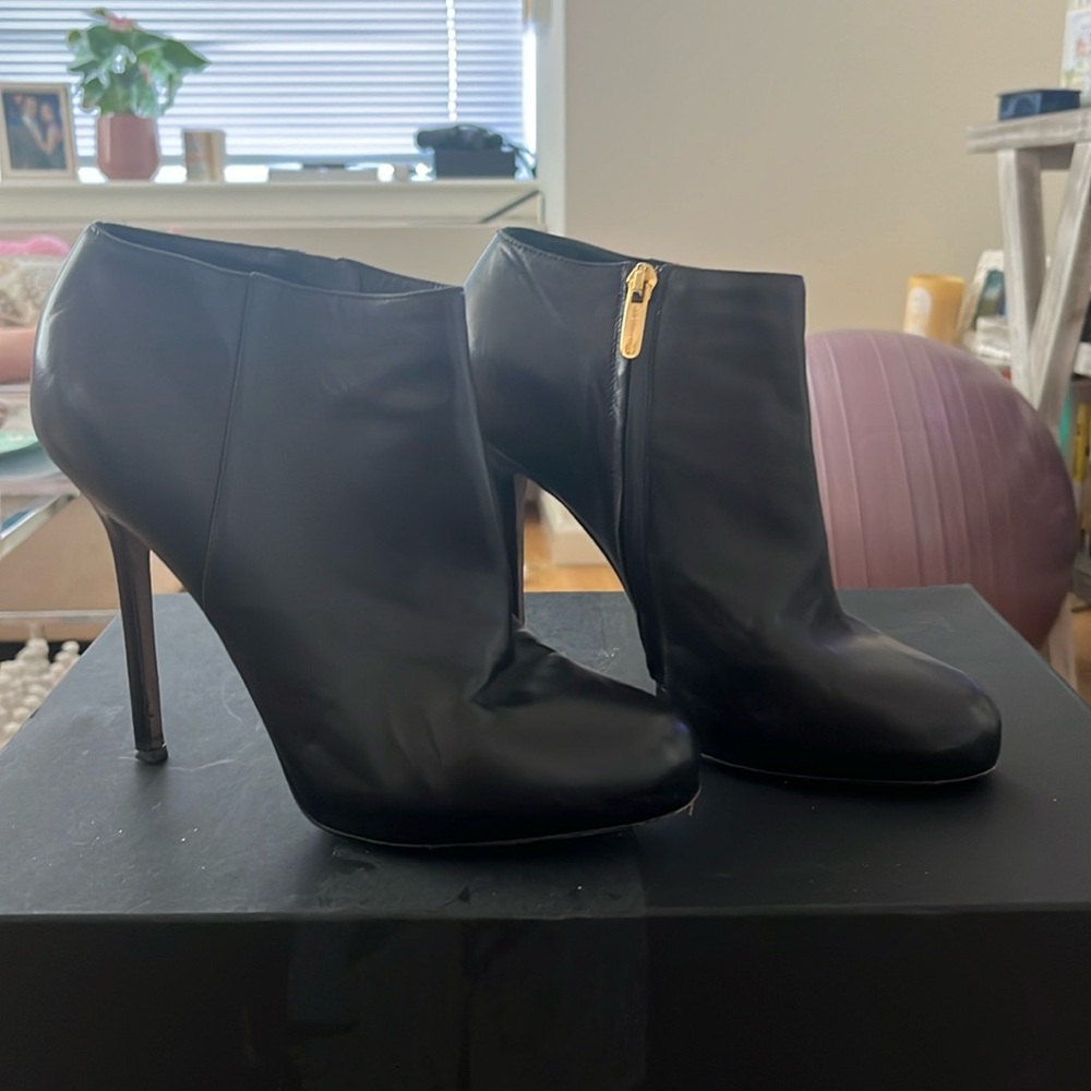 Sergio Rossi Black Leather Bootie Stilettos size 38.5